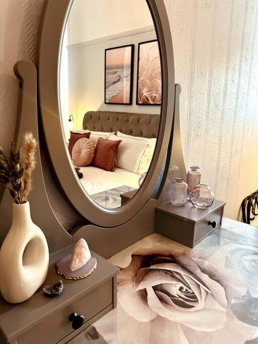 The Retreat - Large Luxury Apartment, Two Mins From Beach Борнмут Экстерьер фото